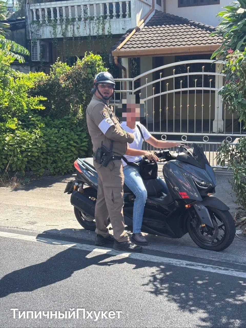 Массовая проверка мотоциклистов у тоннеля