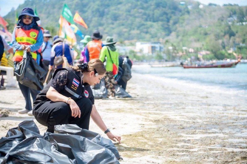 Патонг: водоросли на пляже