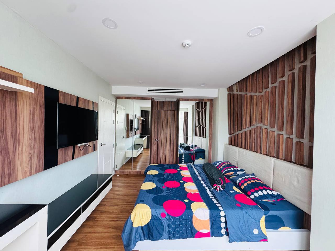 Аренда кондо в оживленном районе