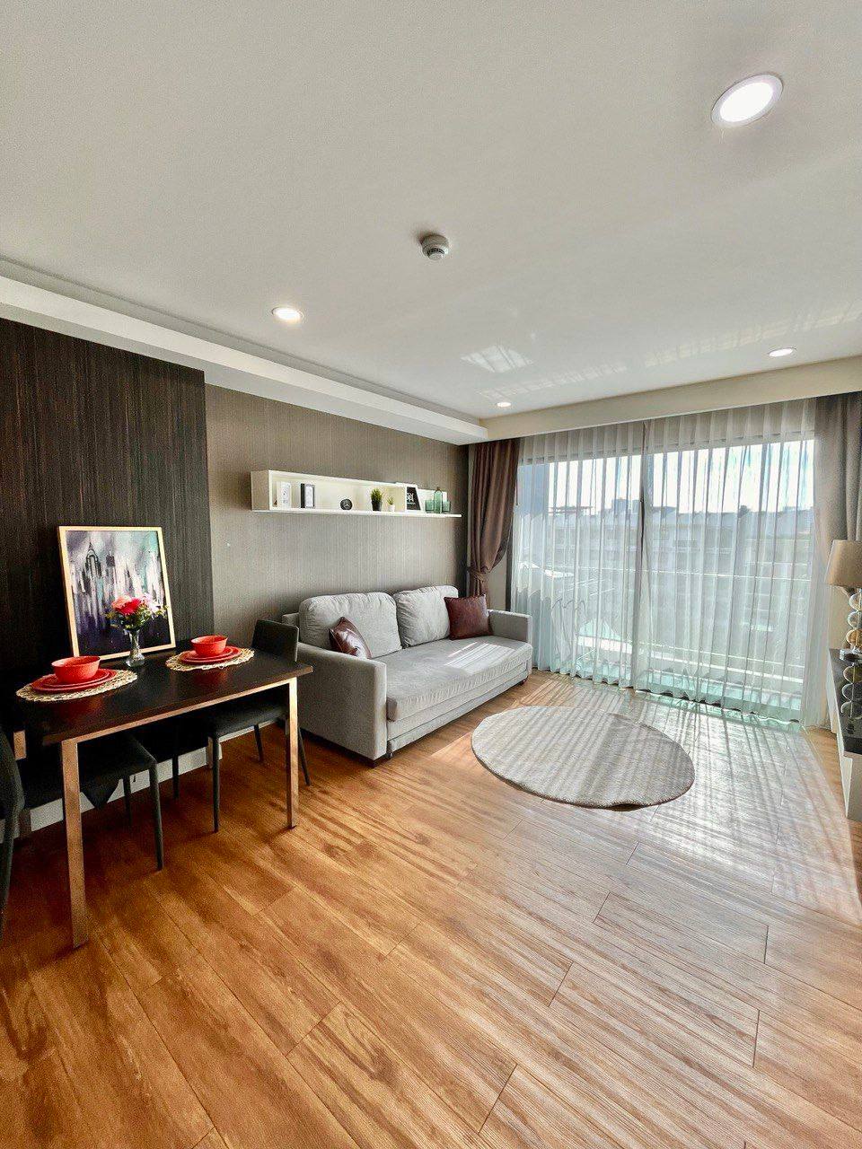 Аренда квартиры с видом на бассейн