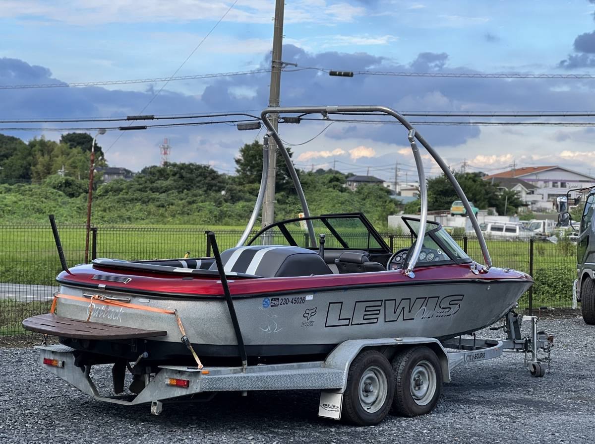 Продажа катера-буксировщика с мотором 350