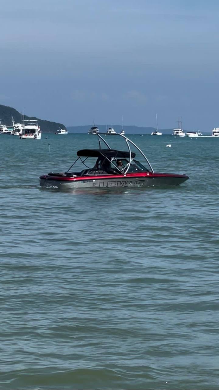 Продажа катера-буксировщика с мотором 350