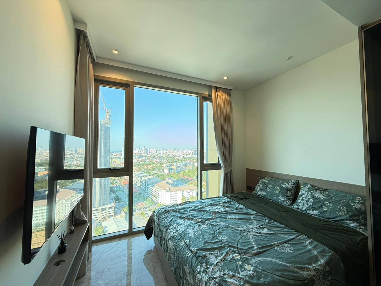 Премиальный кондоминиум с видом на город