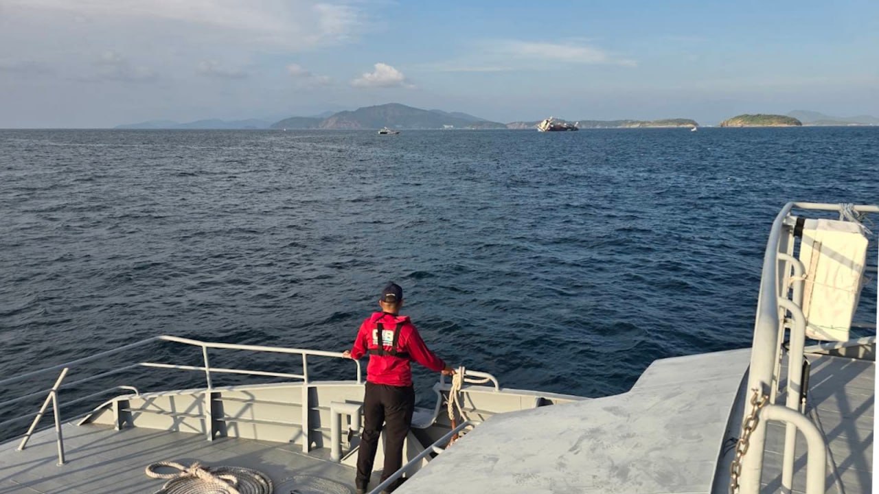 Крушение контейнеровоза у Пхукета