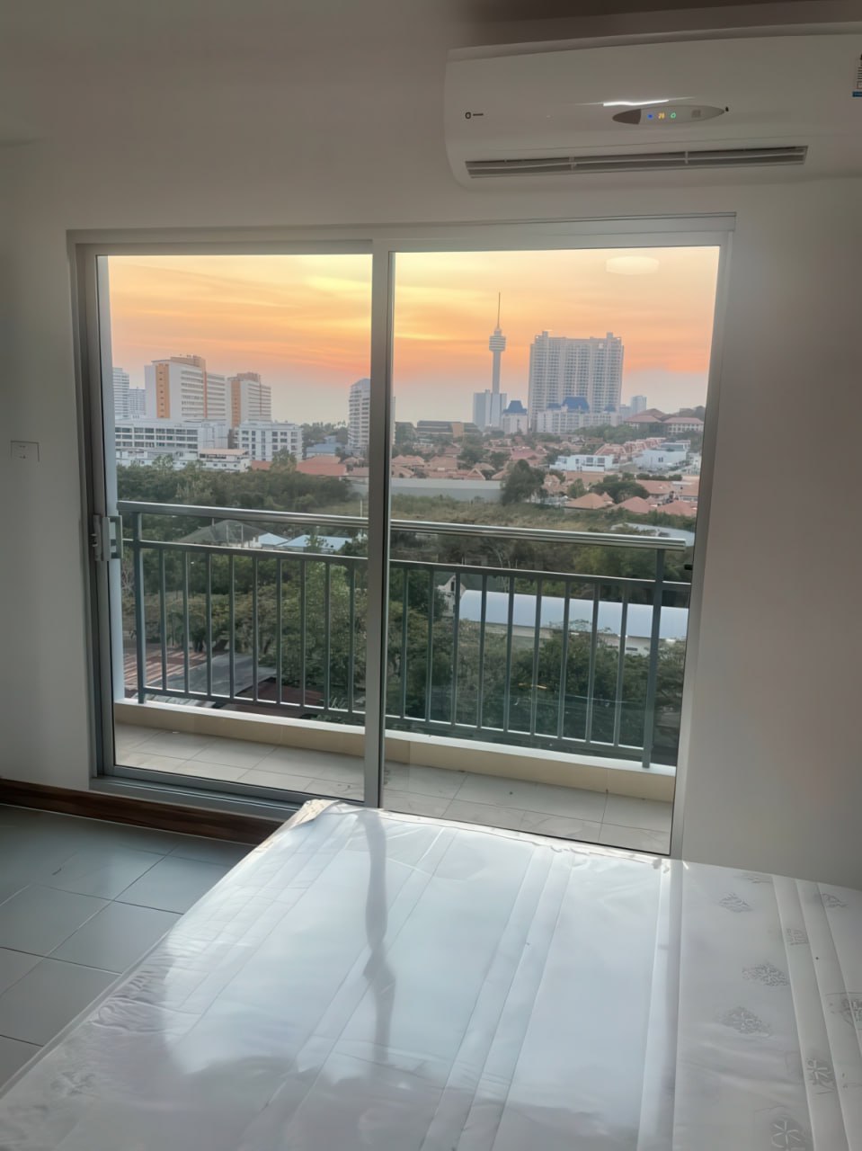 Продажа студии с видом на море