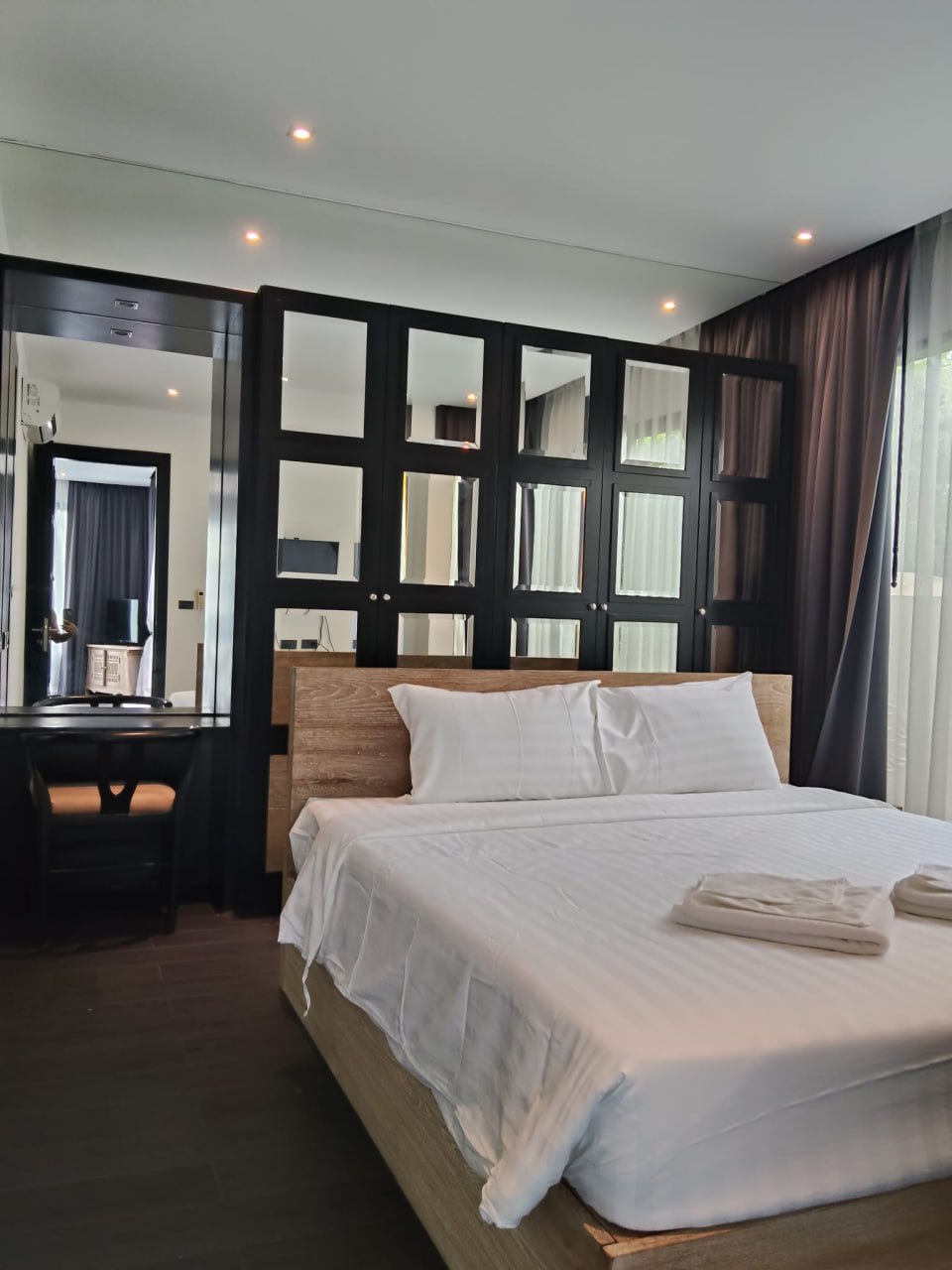 Вилла с бассейном в Чалонг / Раваи