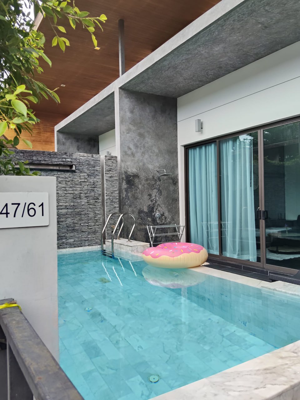 Вилла с бассейном в Чалонг / Раваи