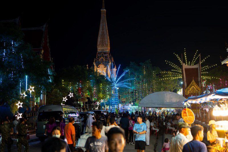 Готовимся к ярмарке у храма Чалонг