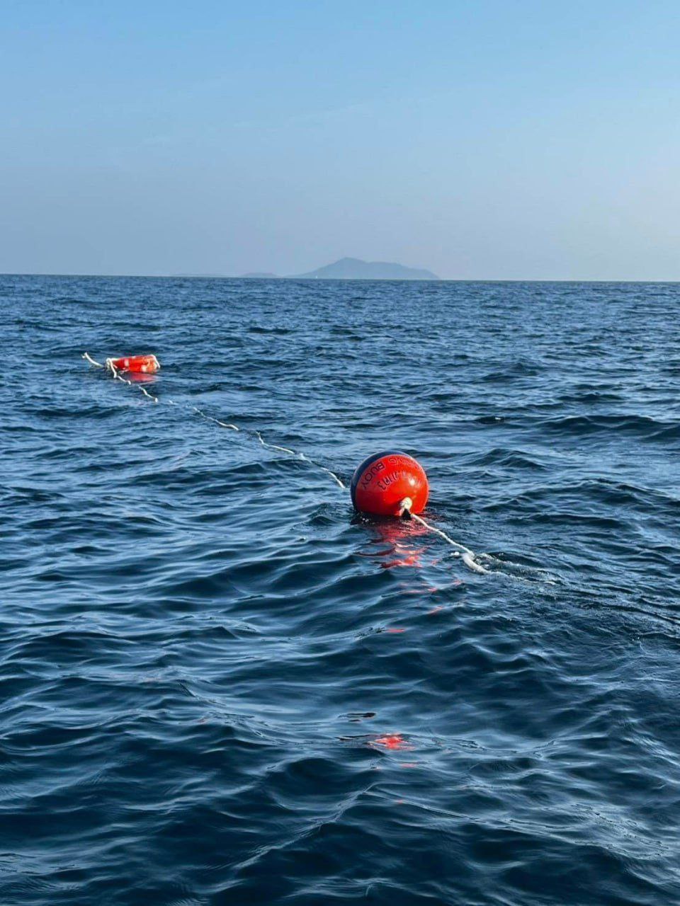 Утечка топлива от затонувшего корабля у Пхукета