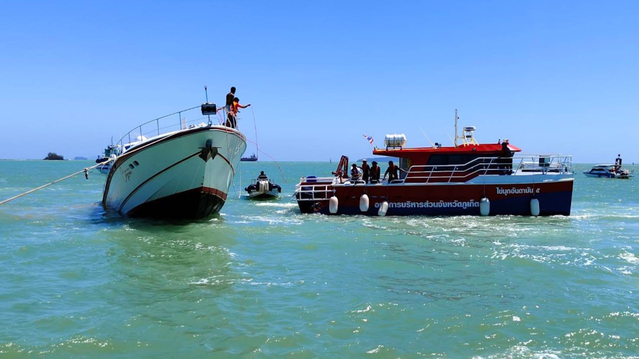 Яхта частично затонула у Пхукета
