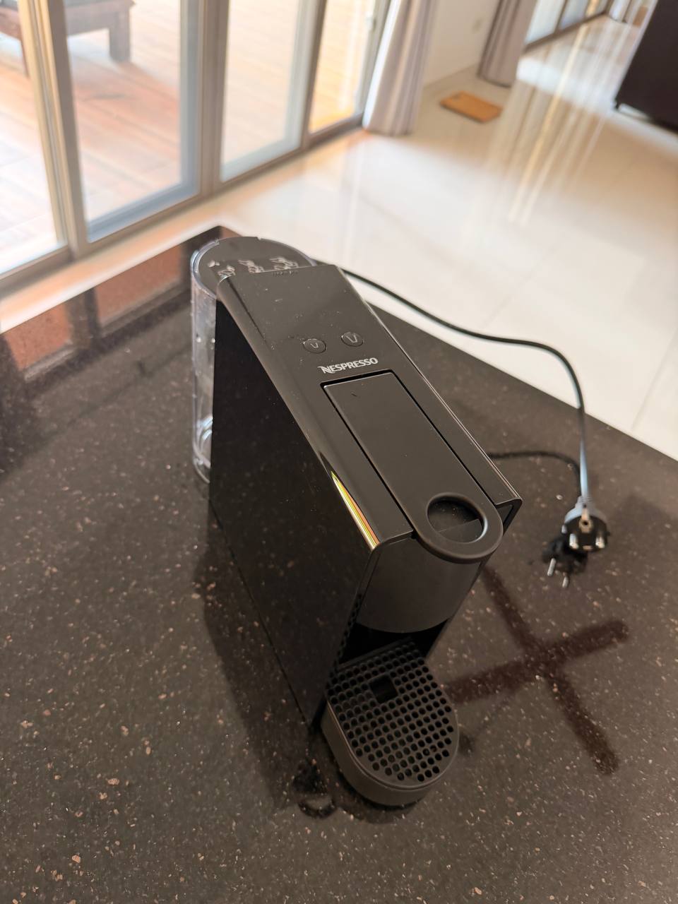 Продажа капсульной кофемашины и отпаривателя