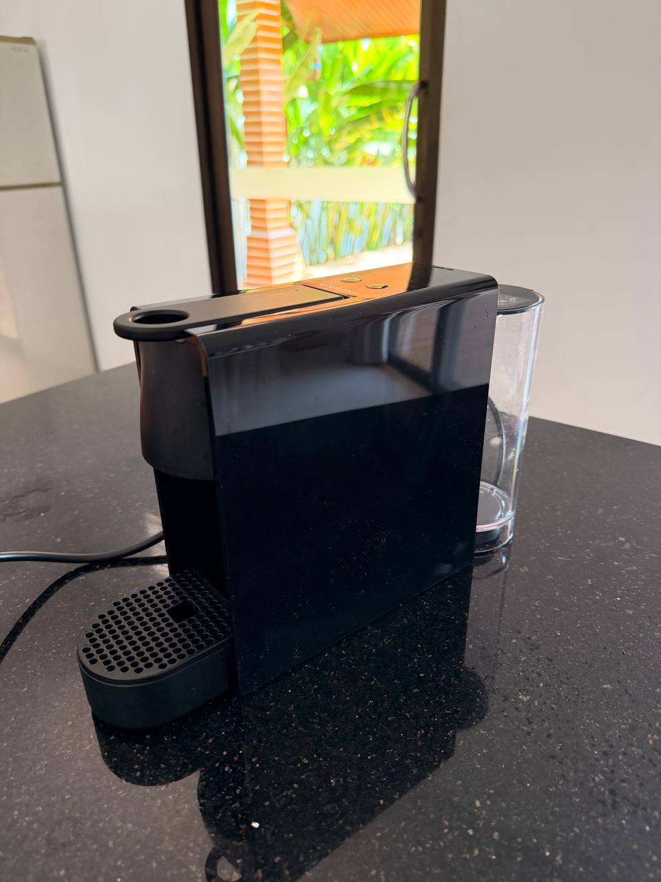 Продажа капсульной кофемашины и отпаривателя