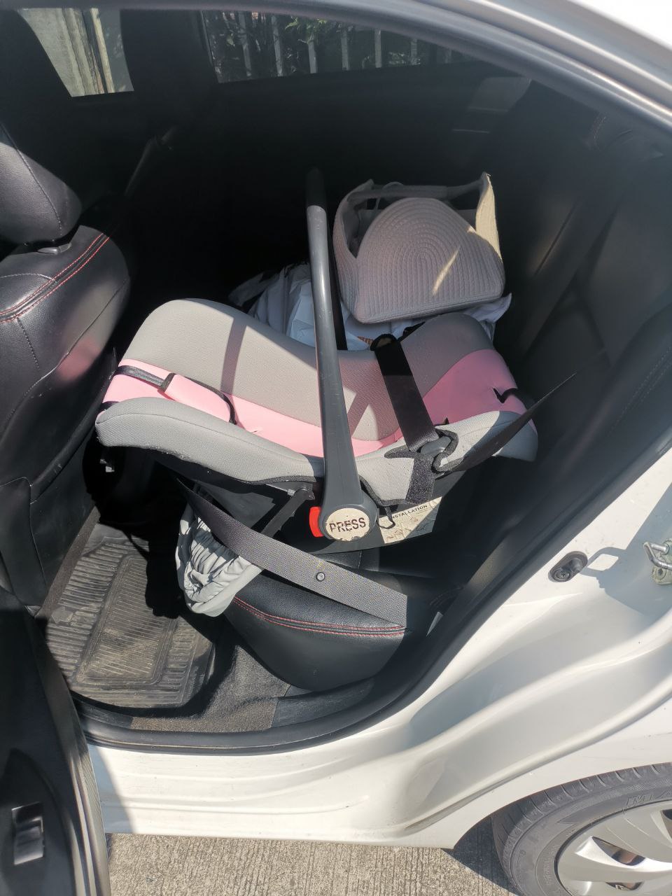 Продажа кухонной утвари и мебели