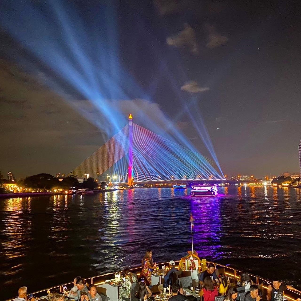 Вечерний круиз и экскурсия по Бангкоку