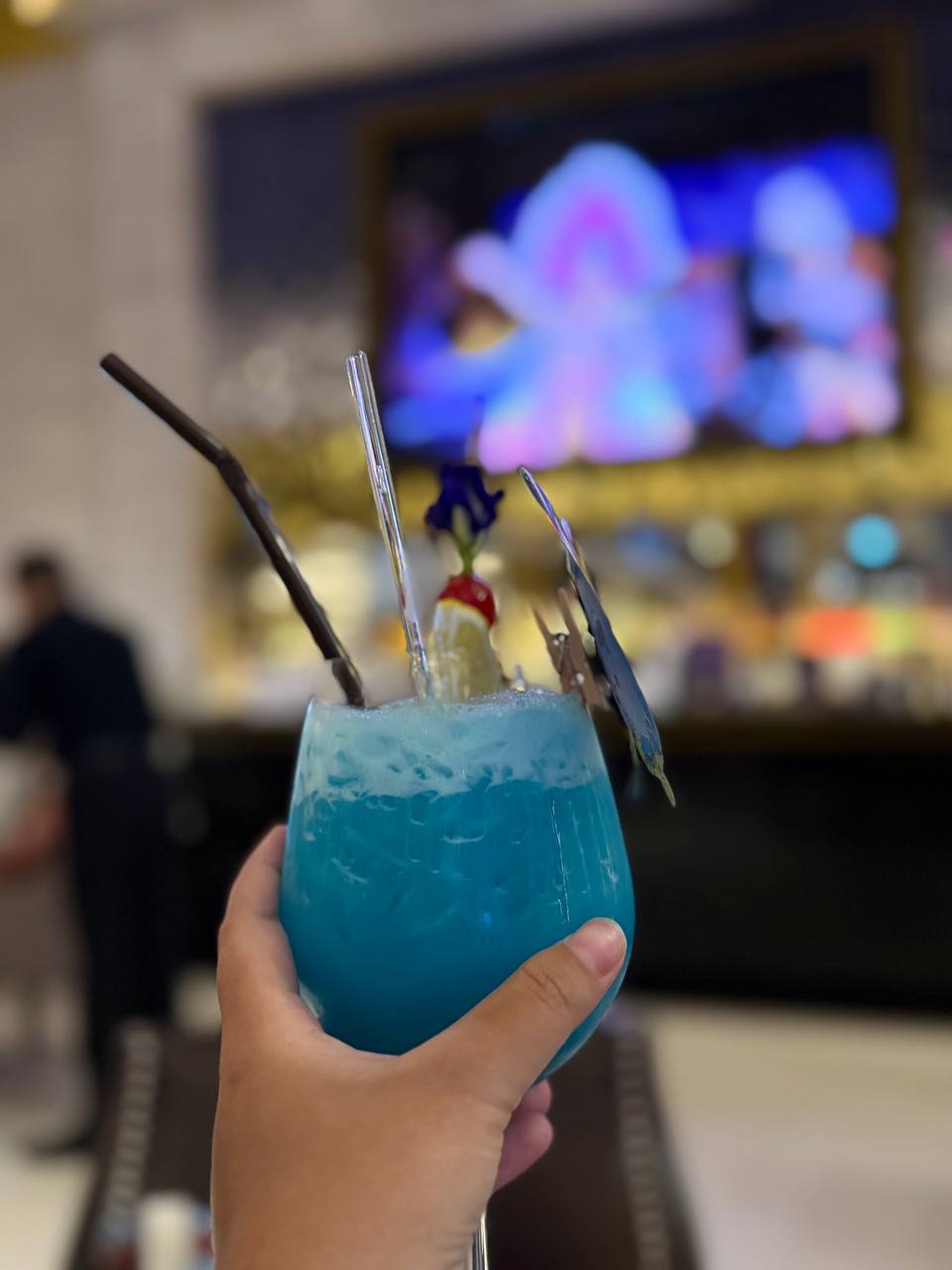 Отличное шоу с яркой музыкой и танцами