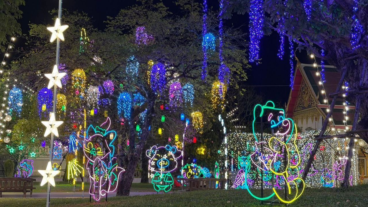 Вечерний праздник в храме Чалонг