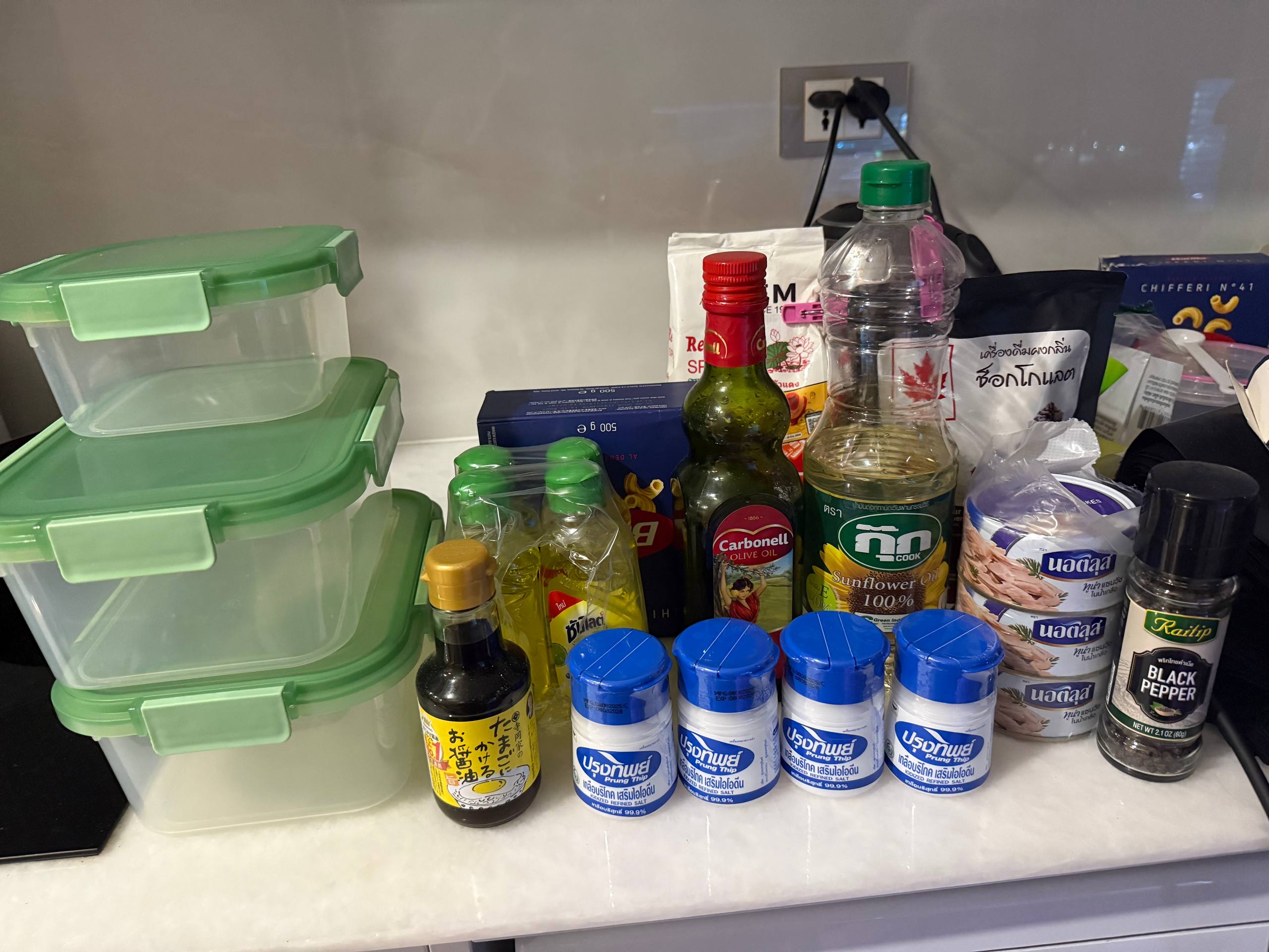 Продажа различных товаров за 300 бат