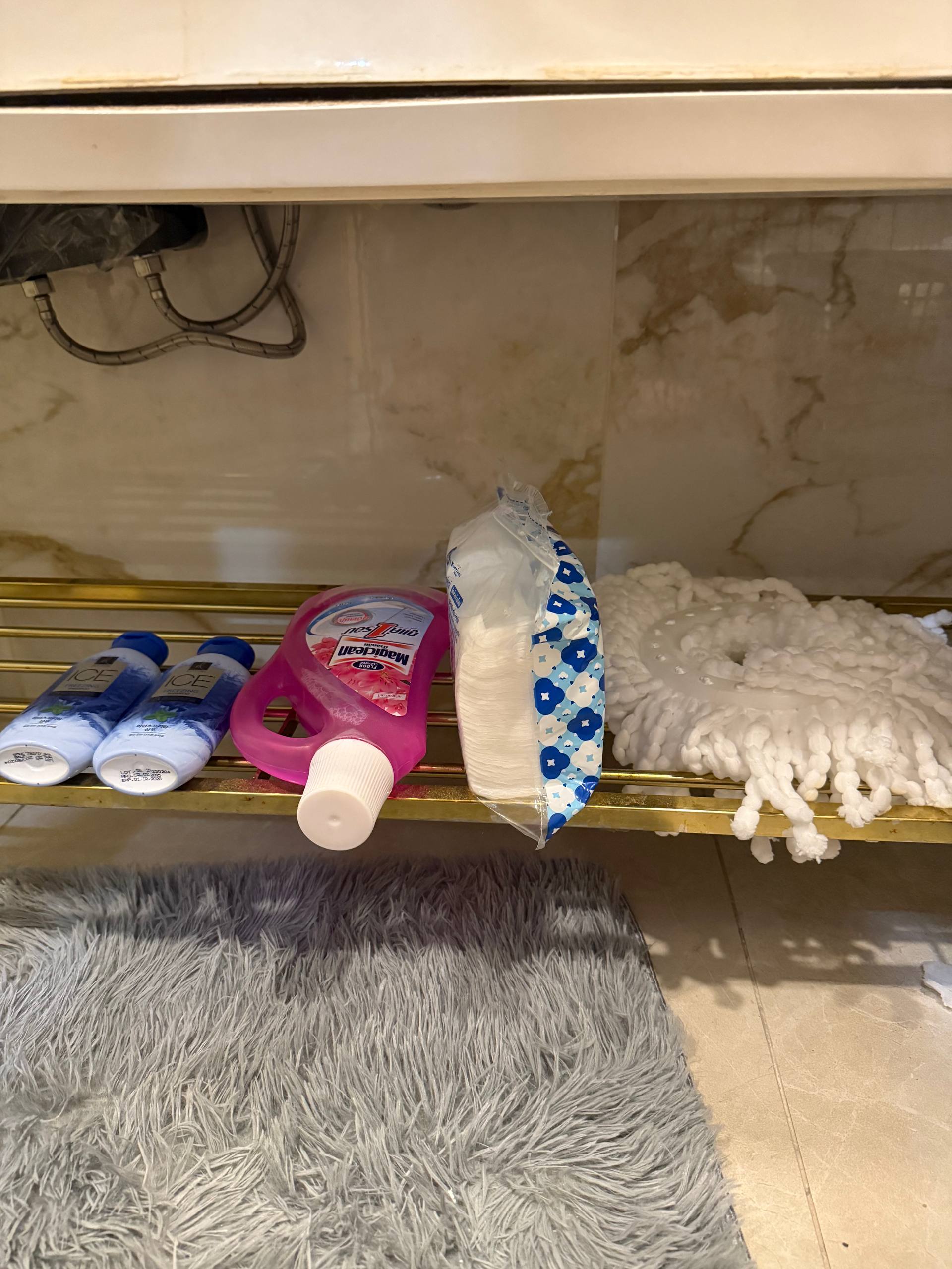 Продажа различных товаров за 300 бат