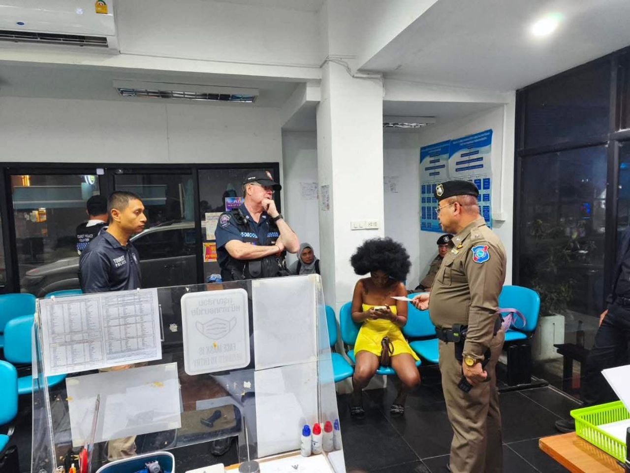 Рейд на Бангла Роуд: задержание иностранок