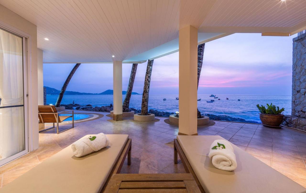 Роскошная вилла на первой линии у моря