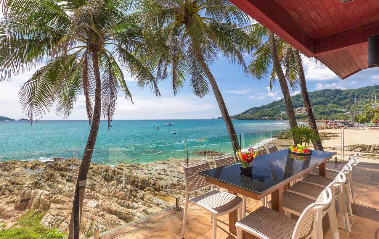 Роскошная вилла на первой линии у моря