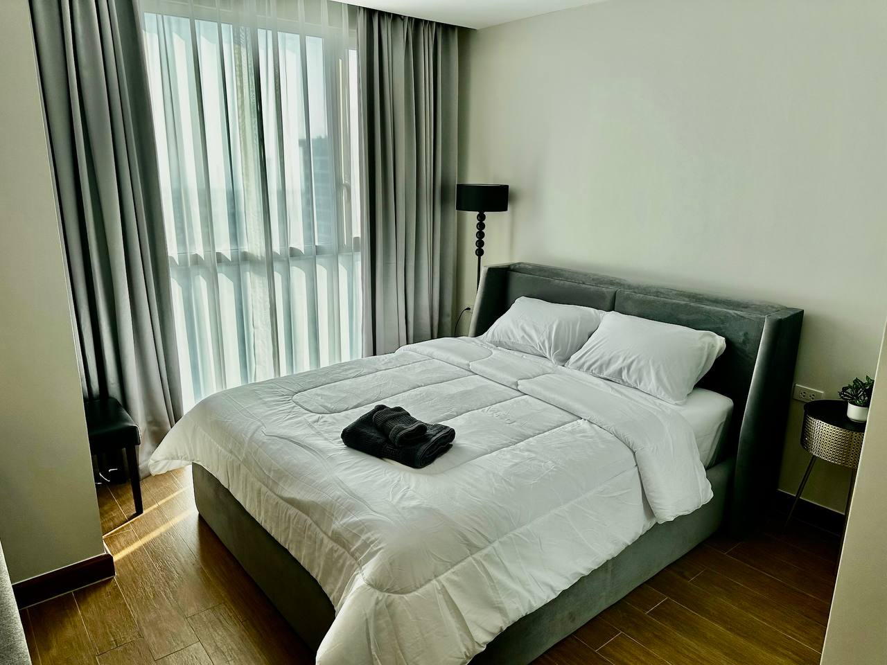 Студия с видом на море на холме Пратамнак