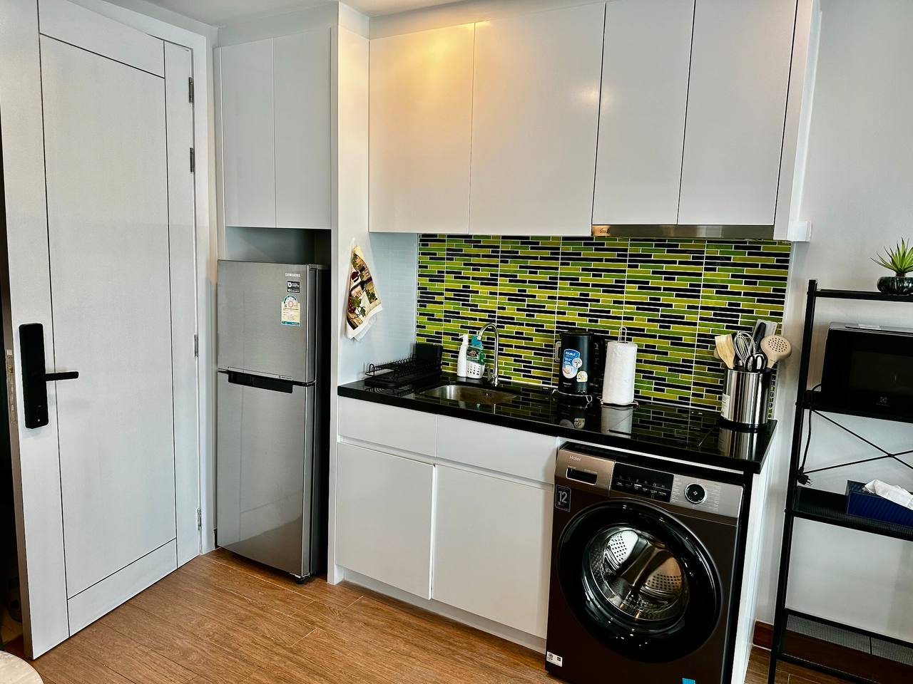 Студия с видом на море на холме Пратамнак