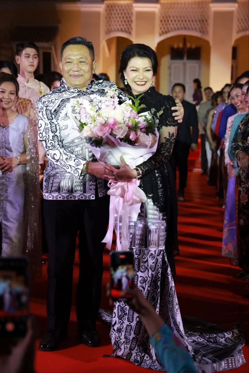 Грандиозный показ тайского текстиля на Пхукете