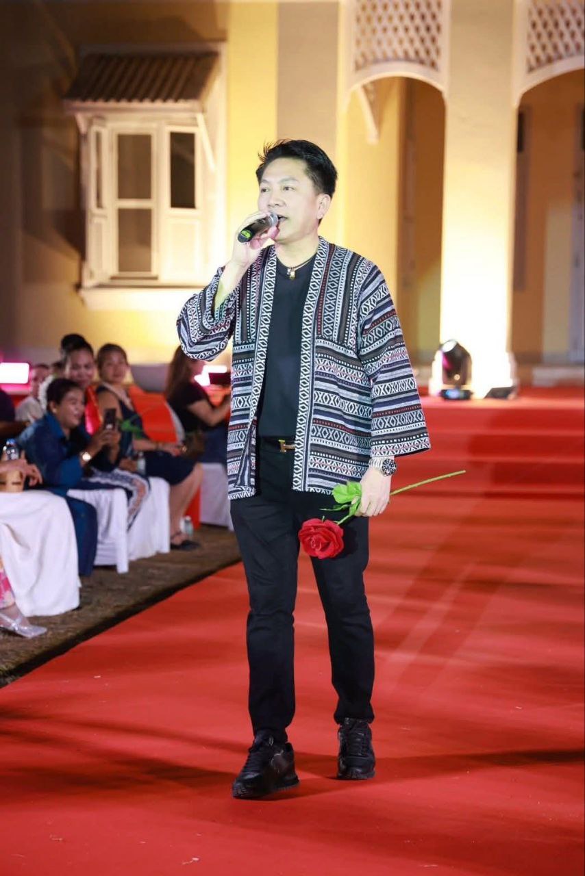 Грандиозный показ тайского текстиля на Пхукете