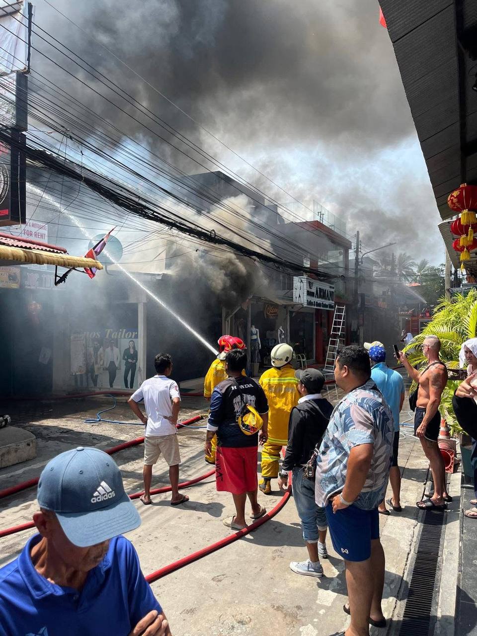 Крупный пожар в Фишерманс Вилладж