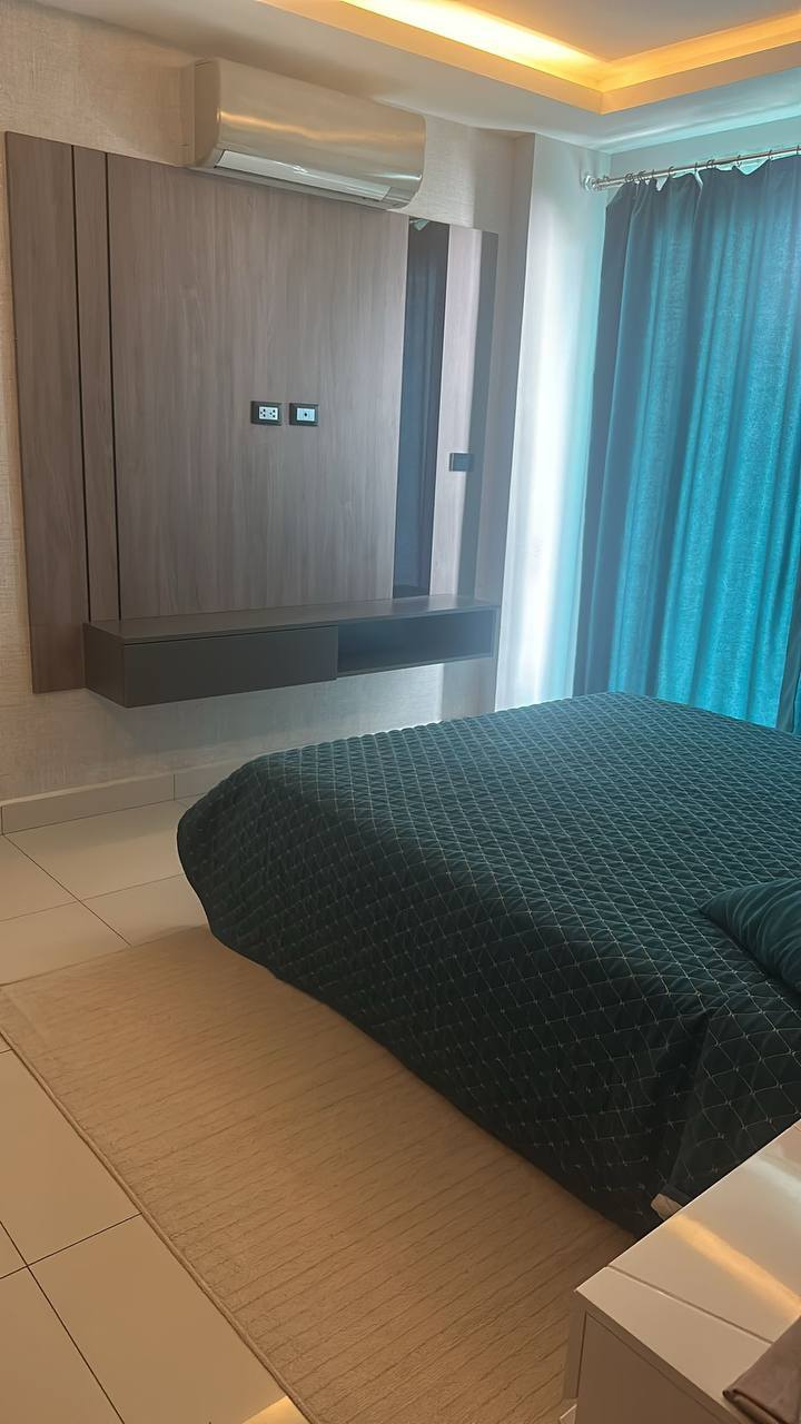 Семейный номер с видом на бассейн