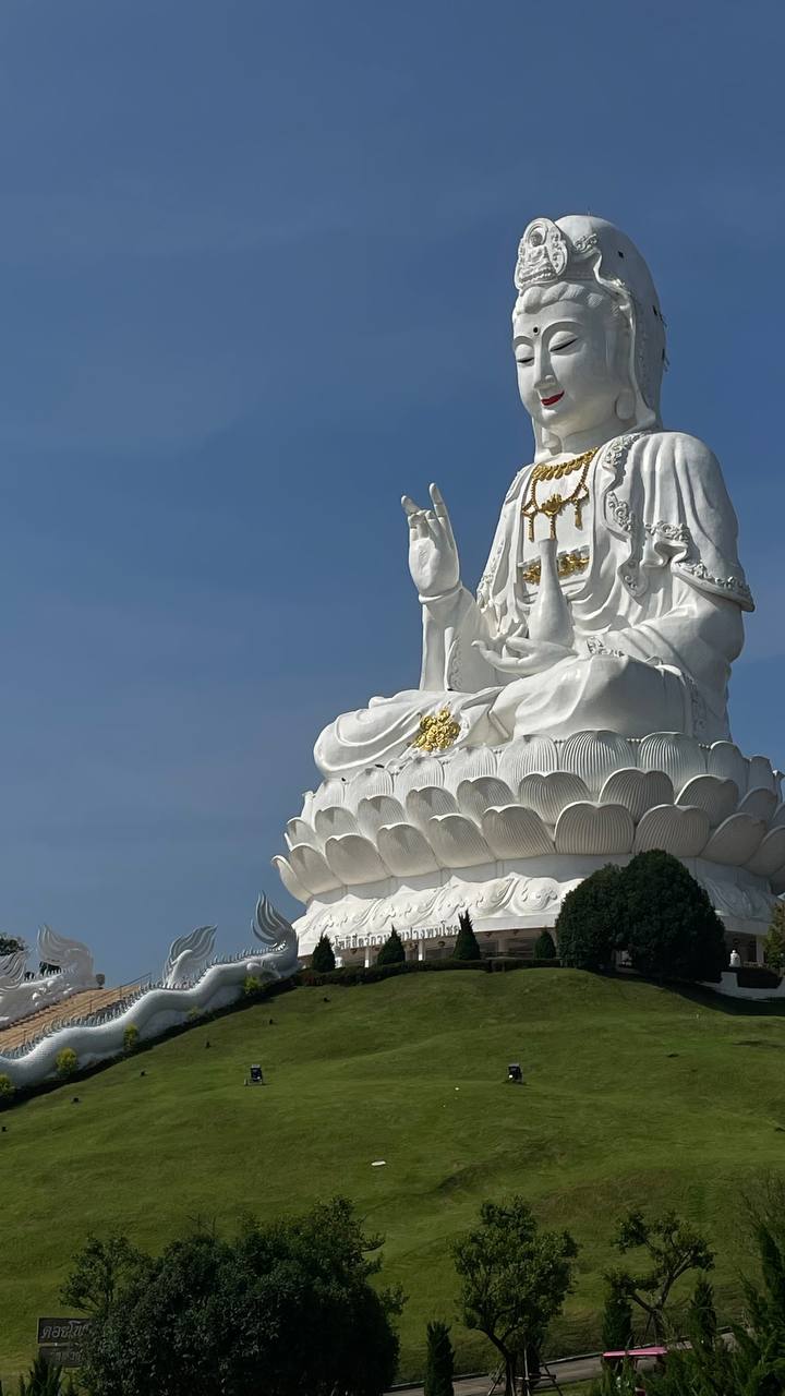 Посещение храма с уникальной архитектурой