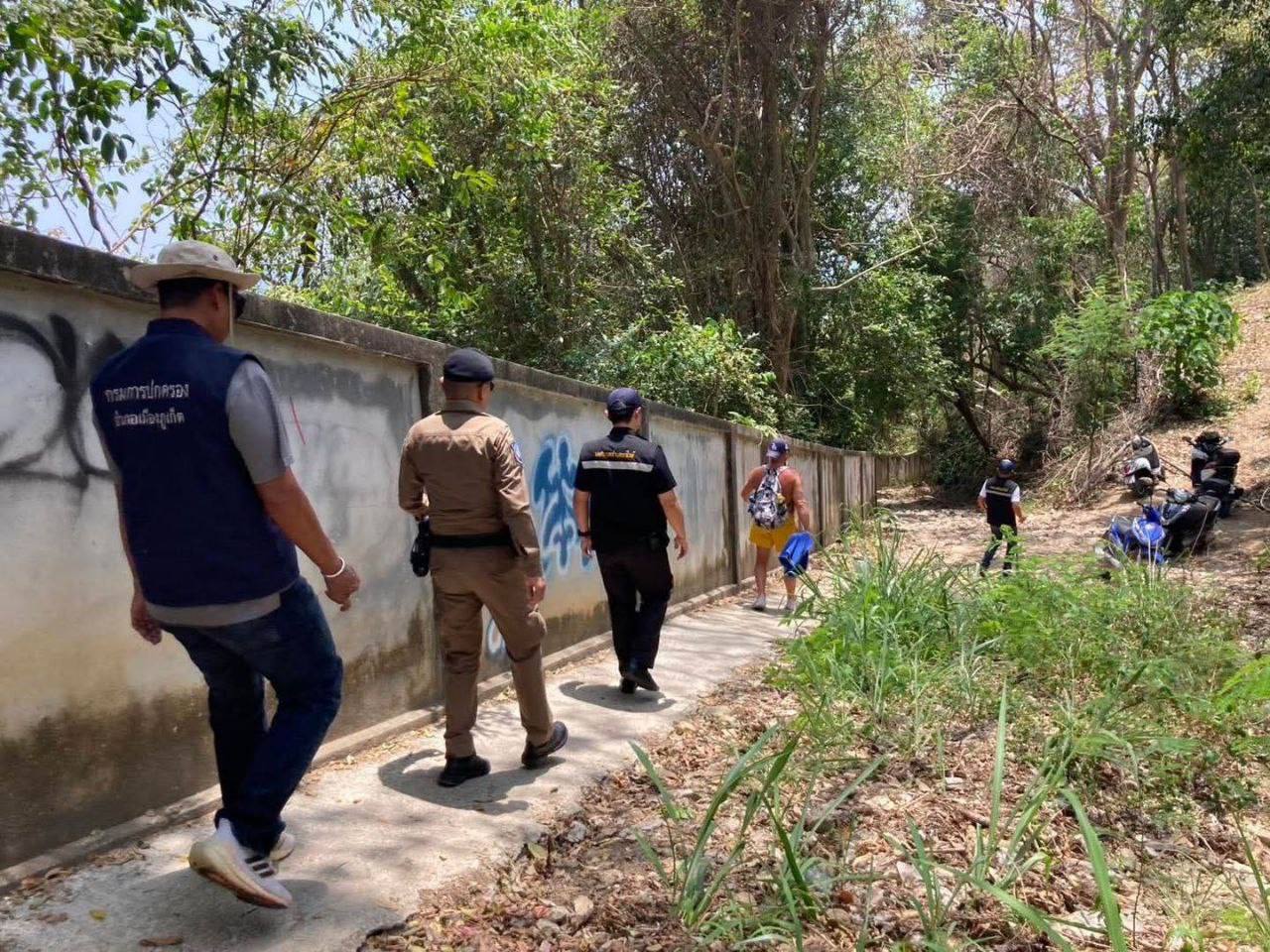 Инцидент с нудистами на пляже в Раваи