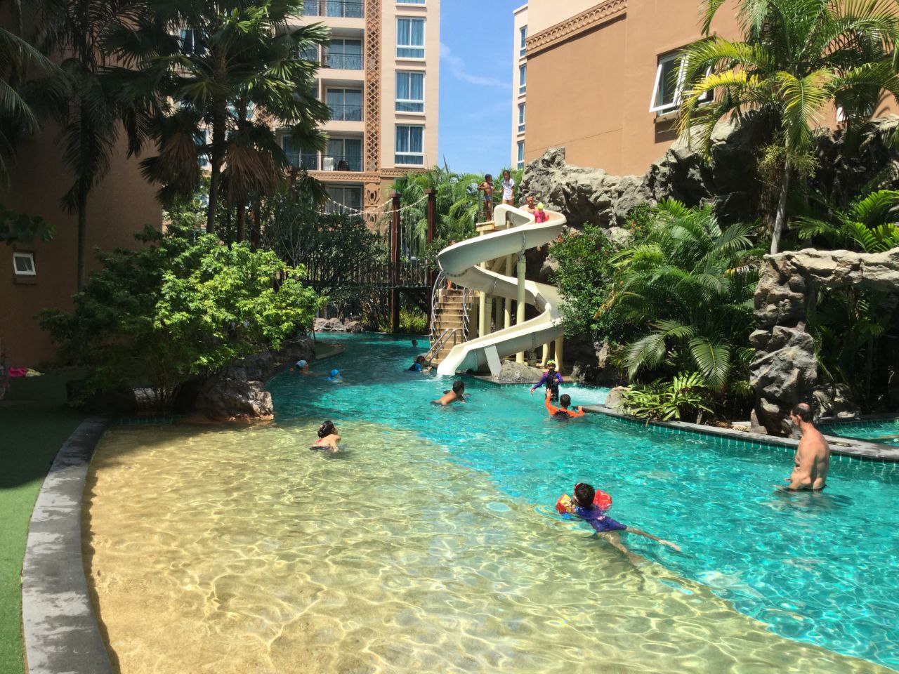 Сдаю квартиру в Атлантис Кондо