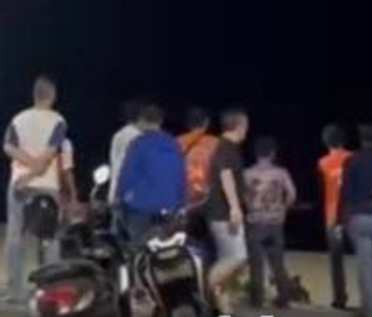 Шумное купание на пляже Паттайи