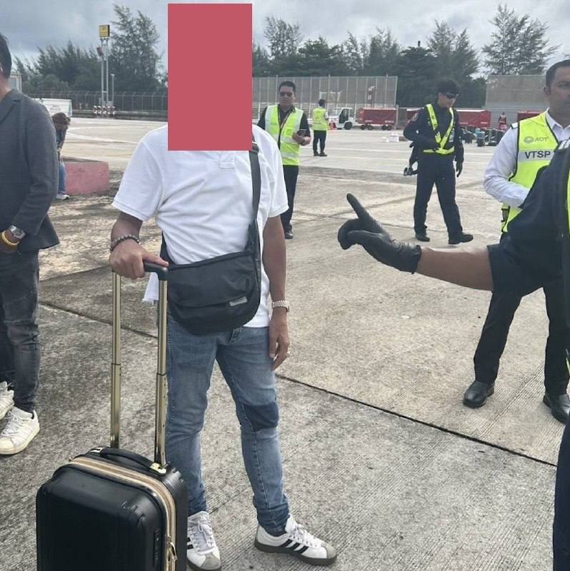 Инцидент в аэропорту Пхукета с упоминанием бомбы